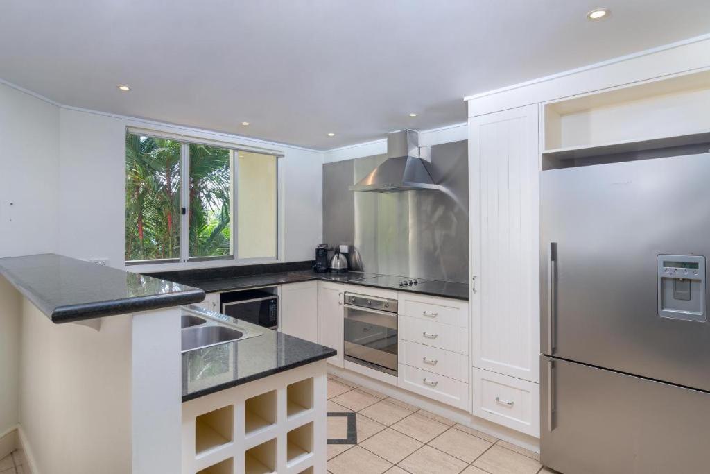 Mandalay Luxury Beachfront Apartments Port Douglas Exterior foto