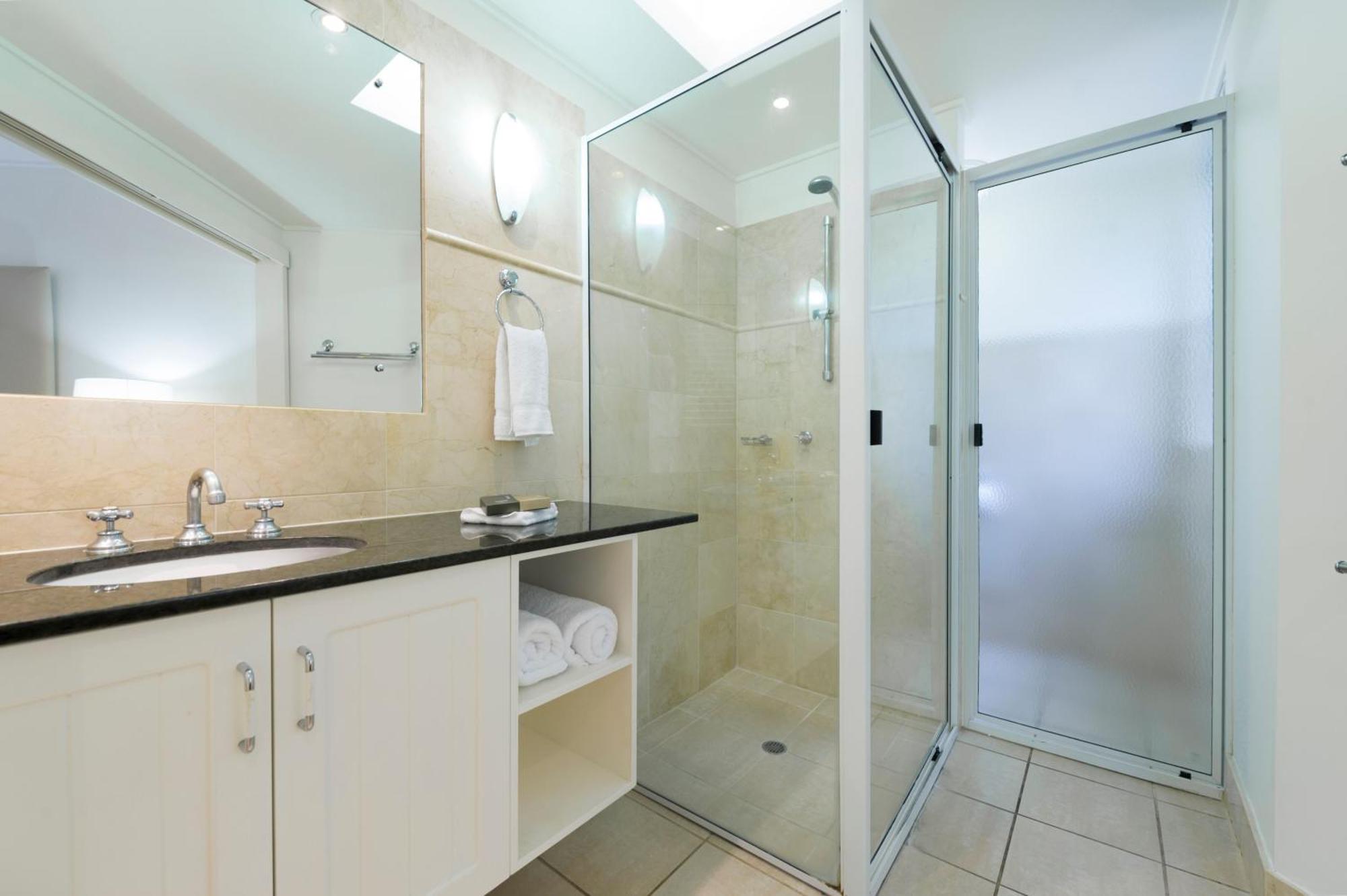 Mandalay Luxury Beachfront Apartments Port Douglas Exterior foto